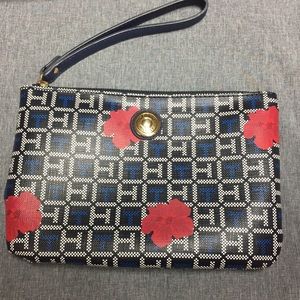 Tommy Hilfiger clutch, like new condition, cute!